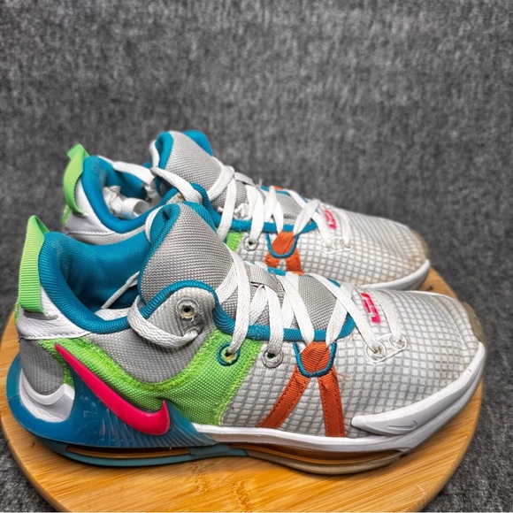 NIKE LEBRON WITNESS 7 VII GREY FOG-HYPER PINK SZ 7 [DM1123-003] - Picture 2 of 8